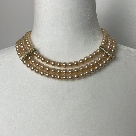 LUXURIOUS Elegance Champagne Coloured Trio Stand Pearls with Crystals - Picture 1 of 10